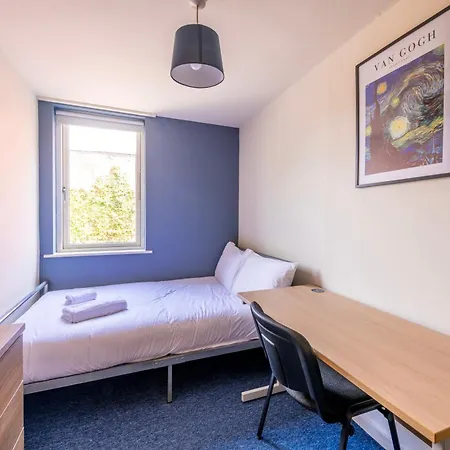 Apartment Newly Renovated Hampton 2 By Prescott Bristol