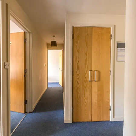 Newly Renovated Hampton 2 By Prescott דירה בריסטול