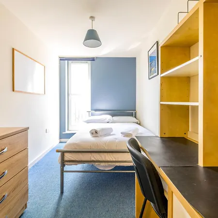 Newly Renovated Hampton 2 By Prescott ブリストル